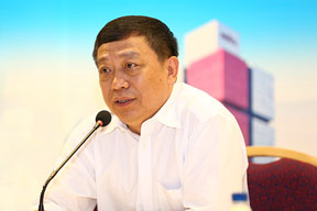 中國(guó)施工企業(yè)管理協(xié)會(huì)副秘書長(zhǎng)李清旭出席會(huì)議并致辭