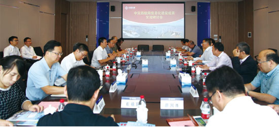 　　中國施工企業(yè)管理協(xié)會(huì)信息化工作委員會(huì)調(diào)研組一行到中交四航局進(jìn)行信息化調(diào)研