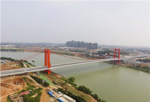 中鐵十八局二公司承建南寧市最大跨度雙索面懸索橋——良慶大橋通車