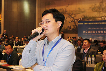 與會(huì)代表提問
